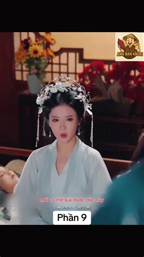 Một nhân viên văn phòng thời hiện đại bất ngờ xuyên không trở thành vị Bát thiếu gia ăn chơi trác táng của Trấn Quốc Công phủ ngay lúc gia tộc gặp phải biến cố kinh thiên động địa. Phụ thân cùng bảy vị huynh trưởng gặp nạn nơi biên cương, để lại cơ đồ rộng lớn cùng bảy vị tẩu tẩu dung mạo như hoa đang bị các thế lực nhòm ngó xâu xé. Ngay lúc dầu sôi lửa bỏng, chàng vô tình thức tỉnh hệ thống gia tộc, nhận được sức mạnh Đại Tông Sư tuyệt đỉnh cùng đội quân hộ vệ bí ẩn. Lợi dụng vỏ bọc một kẻ hoàn