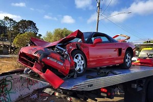 Thieves crash stolen Acura NSX