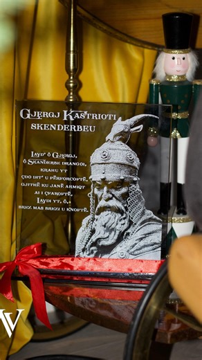 VV Artstudio on Instagram: "Proces pune😍 Gjergj Kastrioti, Skenderbeu🙏 Tashmë punimet në xham i realizojme dhe në formë korrnize."