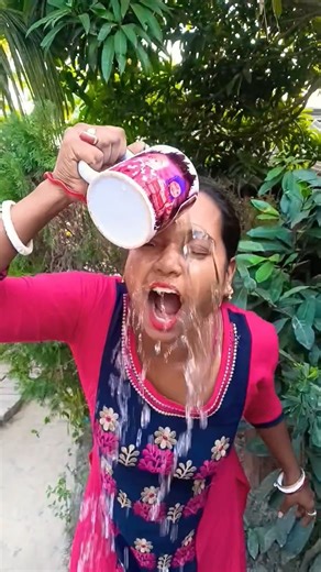 Color Water Prank Reaction | Papi Papi Funny Moment!💧💧😝😃😀🫠