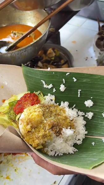 Nasi Ikan Ampera Berkah Bukittinggi — Nasi Padang Gurih untuk Makan Siang