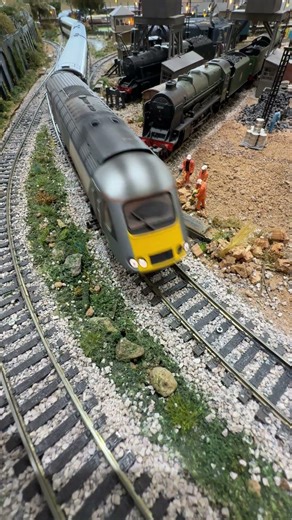 East Coast Class 43 HST powers up the incline.