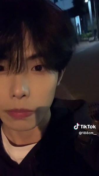 子墨的188cm魅力与风格