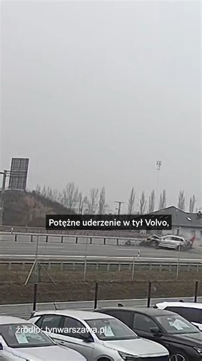 TVN Turbo on Instagram: "Potężne uderzenie w tył Volvo na S7! ➡„Raport” dziś o 22:00 na TVN Turbo."