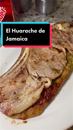Huarache Campechano con Costilla de El Huarache de Jamaica