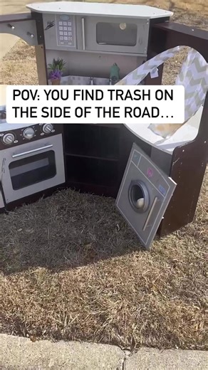 4.8M views · 159K reactions | Ones man’s trash is another man’s treasure! 朗 I used some spray paint and stickers and brought this kitchen set back to life! #flips #flippingfurniture #furnitureflip #recycle #recycling #upcycled #diy #diyprojects #kitchendesign #kitchenremodel #kitchenrenovation | Emyludesigns | Facebook