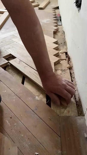 96K views · 539 reactions | Replace damaged parquet bars made of solid oak, fill in missing areas and then sand and seal #How #howto #home #HomeDecor #decor #design #flooring #floors #work #working #cabin #cabincrew #house #designer #realestate #realtor #virals #trend #trendingreels #building #logcabin #diy #dreamhome #ideas #parquet #fblifestyle | Johny Since | Facebook