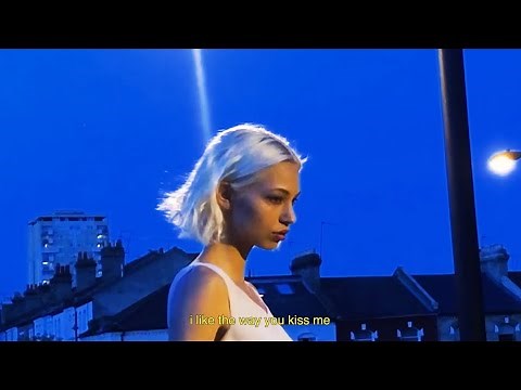 Artemas - i like the way you kiss me (lyric video)