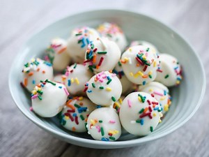 Easy No-Bake Cookie Truffles