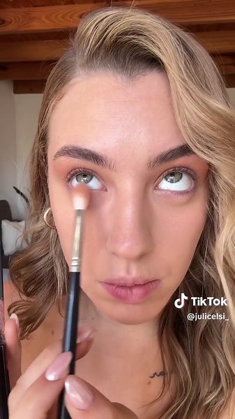 Tutorial de maquillaje con productos de Avon
