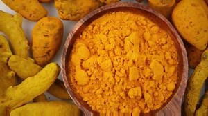 7 Ways To Use Turmeric http://fitlife.tv/7-ways-to-use-turmeric-daily-saturday-strategy/ | Vegan Recipes News