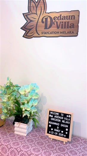 🎉🏊‍♂️ Percutian Menarik Melaka🎉JOM BOOKING SEKARANG! 🏊‍♀️🎉 💦💦💦💦💦💦💦💦💦💦💦💦 🍀☘️🍀☘️🍀☘️🍀☘️🍀☘️🍀☘️ Dedaun Villa Staycation Melaka Nak bawa family bercuti? Jangan tunggu lama-lama! 🏡 Homestay (Banglo gatted & guarded) Ruang Aktiviti luas & selesa 💦 Soopa Doopa Slide Pool 💦Kolam Spa Mandi Ais🧊 💦Garden Shower 🏊 Kolam renang BESAR, anak-anak confirm happy! 🏓 Ping Pong ⚽️FoosBall 🎊Carrom 🎊Congkak 🎊Dam Haji 🌳 Suasana hijau, tenang & view cantik ala resort 🔥 Tarikh Hot dah ta