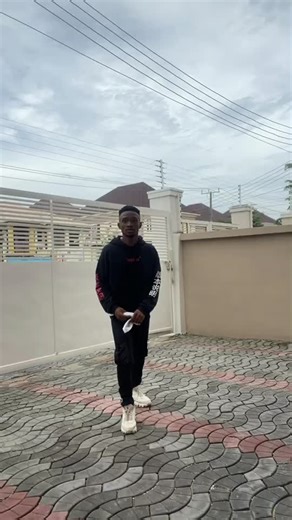 Whyre are you running??? 🤷🏽‍♂️🤣🤪🔥🔥 #legwork #moonwalk #dance