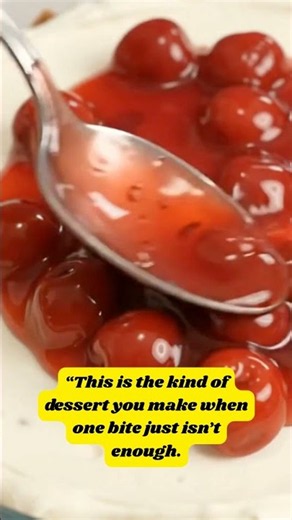Patsy’s No-Bake Cherry Delight is the perfect homemade dessert #pies #cheesecake #nobakecheesecake