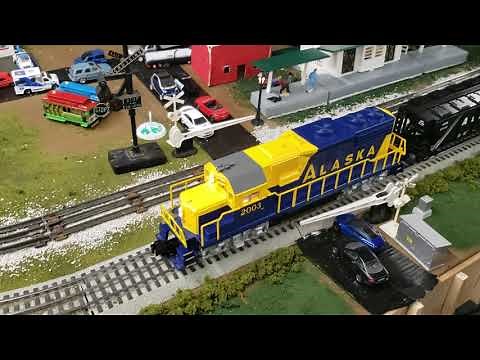 Lionel Lionchief Alaska RR Freight Set GP38 Review.
