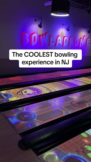 The coolest bowling experience in New Jersey!🤩🎳 📍Humdingers, 64 E Midland Ave, Paramus, NJ 🎳Experience the excitement of Spark interactive bowling at no additional cost! Spark gives bowlers the opportunity to enjoy interactive games, vibrant graphics, and some friendly competition! 📌Humdingers has a boutqiue bowling alley that features 12 lanes each equipped with Spark. 📌The perfect activity for families and friend groups as there is a flat rate per hour per lane (up to 6 bowlers per lane)