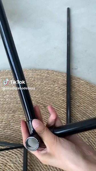 DIT floor lamp from PVC pipes #diyproject #diylamp #diyfloorlamp #floorlamp #diylighting #homedecor #lightinghack #blissfulabodebuzz