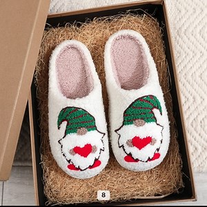 Christmas Gnome Slip-On Slippers – Comfy & Anti-Slip Fuzzy House Slippers