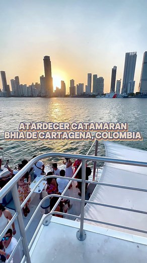 Atardecer Catamaran Flamante, Bahía de Cartagena Colombia | Viajando con Experiencia Cartagena