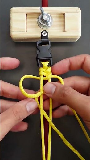 How to Make a Paracord Bracelet - Fishtail Knot - #shorts