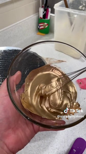 Buttercream Cake Decorating Tutorial | Baking Business Tips