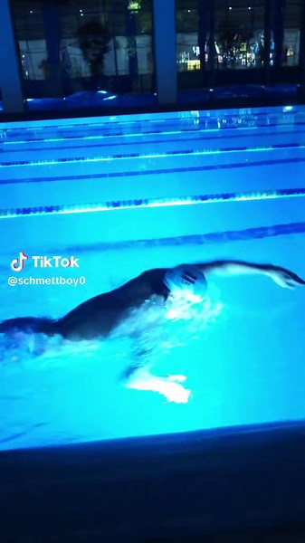 Late Night Swim Training for Freestyle Techniques