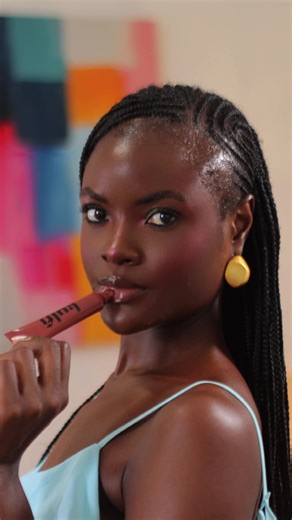 If you love a juicy comfortable gloss that lasts and gives plush looking lips @Kulfi got you !! This gloss is Smooth hydrating with a chef’s kiss shine ♥️🥰