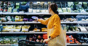 Many Americans are struggling with food price inflation. Here's how to save on groceries