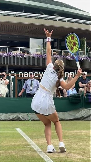 US Open Girls Champion Mika Stojsavljevic Serve #tennis #serve #slowmotion #grasscourt #tennistips