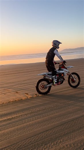 Havik🎰 on Instagram: "Nothing like wheelies on a beach #haviklyfestyle #pismo"