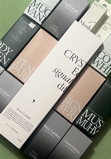 National Book Store… may pabango na?! They’re now carrying Daily Comma, a Korean brand. And it’s not just perfumes. May diffusers, hand creams, liquid soaps, and more! @National Book Store 🎥 @PJ Ruivivar #dailycommaatnbs #NationalBookStore #sulitfindsatnbs #sulittalagasanbs #koreanperfume