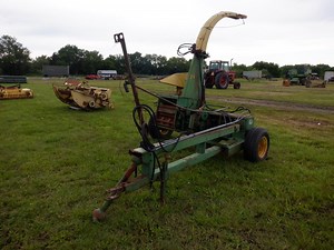 John Deere 34 Pull-Type Forage Harvester | Agriculture