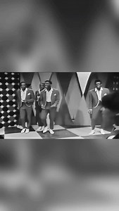 3.8K reactions · 454 shares | -18 de enero de 1941- Nace en Mississippi (Estados Unidos), David Ruffin. Fue el cantante de “The Temptations”, entre 1964 y 1968, el período dorado del grupo, y se le puede escuchar en, por ejemplo, ‘My girl’. En 1969 inició su carrera solista. En 1998 ingresó en el Rock and Roll Hall of Fame. #TheTemptations #DavidRuffin | Universal Music Argentina | Facebook