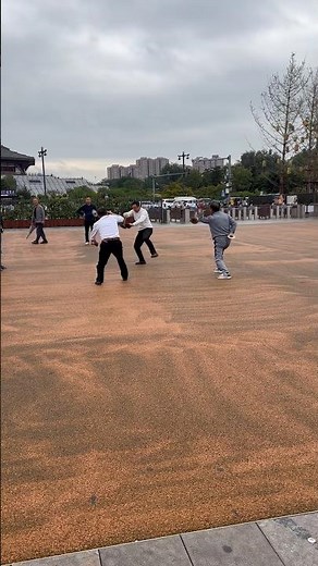 【中国、洛陽の広場で撮影されていた中国舞踊を撮影する様子】 #キングダム #世界遺産 #中国 #歴史 #洛陽 #舞踊 #中国文化 #河南省 #ダンス