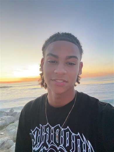 yurii🤷🏽‍♂️ (@yurii.171)’s videos with som original - Lirycsmood