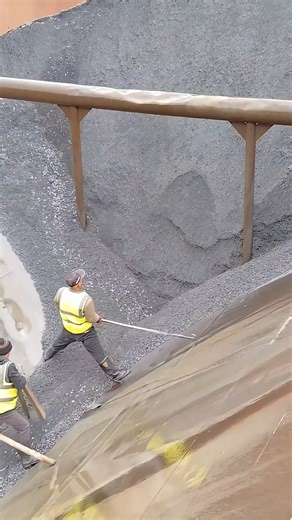 Miningsolution on Instagram: "Modular vs. Fixed Plants: Who Wins for Aggregate Production? The modular vs. fixed plant debate is a key decision for today's producers. Can pre-built modules really replace traditional setups? 🏗️ Traditional Fixed Plant Best for: High-capacity (800+ TPH), long-life (20+ year) single-site operations. Unmatched custom engineering for tough materials. 📦 Modular Plant Key advantages: ✔ Faster setup – Pre-assembled modules cut construction time significantly. ✔ Flexib