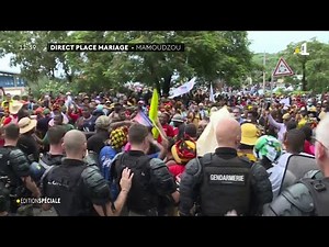 La population essaye de regagner la préfecture de Mayotte