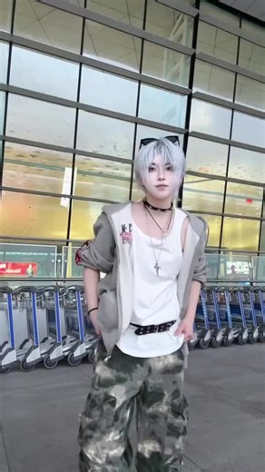 Alien Stage Dance Challenge: Showcase Your Moves