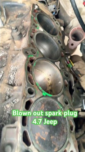 Blow out spark plug 2006 Jeep Commander 4.7 #jeep #mechanic #mechanictools p