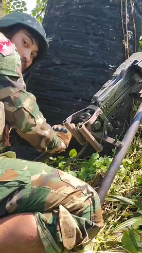 ◼️ဆားတောင်မြို့နယ်မှာ စစ်တပ်စစ်ကြောင်းကို တိုက်ခိုက်ရာ စကစ ၁၀ ဦးခန့်သေဆုံး ၅ နိုဝင်ဘာ ||| နွေဦးအသံ ||| စစ်ကိုင်းဒေသ၊ ဆားတောင်မြို့မှ ထွက်လာတဲ့ အကြမ်းဖက်စစ်ကောင်စီ စစ်ကြောင်းကို တော်လှန်ရေးတပ်ဖွဲ့တွေက အောက်တိုဘာ ၂၀ ရက်၊ နေ့လယ် ၁၁ နာရီခန့်မှာ စောင့်ကြိုတိုက်ခိုက်ခဲ့ရာ စကစတပ်ဖွဲ့ဝင် ၁၀ ဦးခန့်သေဆုံးပြီး သေနတ် ၂ လက်သိမ်းဆည်းရရှိခဲ့တယ်လို့ သိရပါတယ်။ ဆားတောင်မြို့မှ ထွက်လာတဲ့ အင်အား ၁၀၀ ခန့်ပါ စစ်ကောင်စီစစ်ကြောင်းကို လမ်းပိုင်းတနေရာမှာ စောင့်ကြိုတိုက်ခိုက်ခဲ့ရာ စကစတပ်ဖွဲ့ဝင် ၁၀ ဦးခန့်သေဆုံးပြီး MA1 MK-