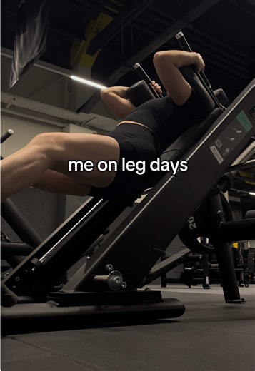hamstrings popping on the first video 😛 #gymtok #girlswholift #womenwholift #gymgirlsoftiktok #gym