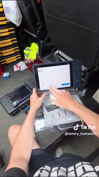 Always Lock Your Deadbolts! #locksmith #lakeconroe #landrylocksmith #conroetexas #instago3s #houdini
