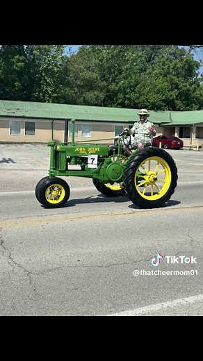 #JohnDeere #FordTractor #Oliver #Ferguson #Tractor #Parade #Farmall