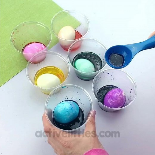 How to make Marbleized eggs Decorating Oil and Food Coloring recipe DIY