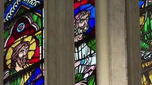 Notre-Dame de Paris : Emmanuel Macron insiste et impose ses vitraux contemporains