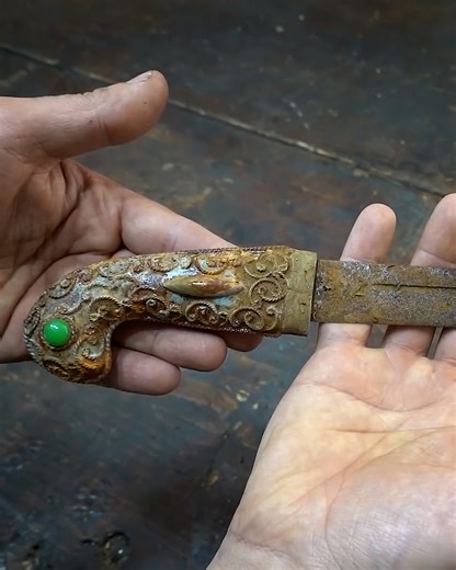 893K views · 4.8K reactions | Rusty Curved Knife Restoration | DIY & Crafts | Facebook