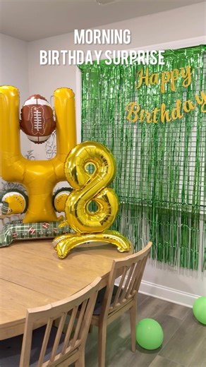 Marissa Charlotte on Instagram: "Easy birthday set up. It’s the little moments like this that make my heart happy💚 #partyideasforkids #birthdaysetup #kidspartydecorations #kidsbirthdayparties #balloondecorideas birthday morning surprise, easy birthday decor, kids parties, kids birthday surprise"