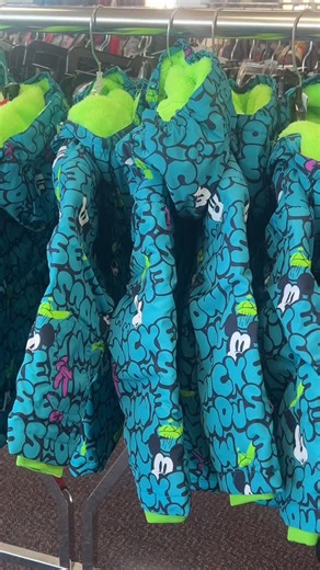 😂😂 When the thrift store didn’t get a couple… they got the ENTIRE Amazon truckload. BOOM 💥 Mickey Mouse said “2T FOR EVERYBODY.” 🤣🤣🤣 #thrifting #mickeymouse #thrift | Diva's Vault