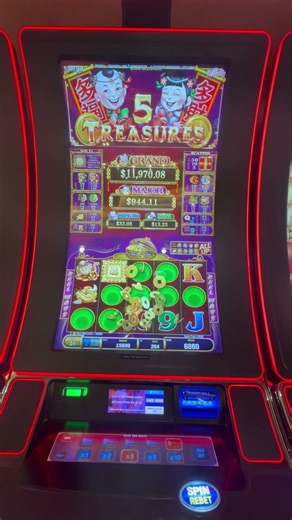BIG WIN on 5 Treasures Slot Machine Ovation of the Seas Cruise Royal Caribbean #casino #slots #win