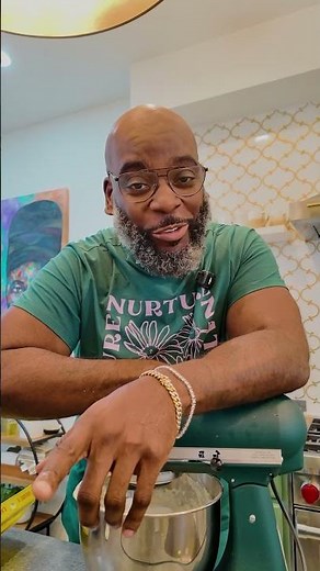 Classic Vanilla Pound Cake! Recipe is on the DariusCooks+ App!